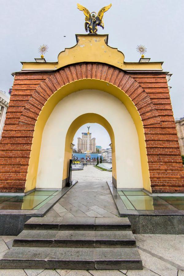 Затишна Квартира На Майдані Незалежності Kiev Bagian luar foto