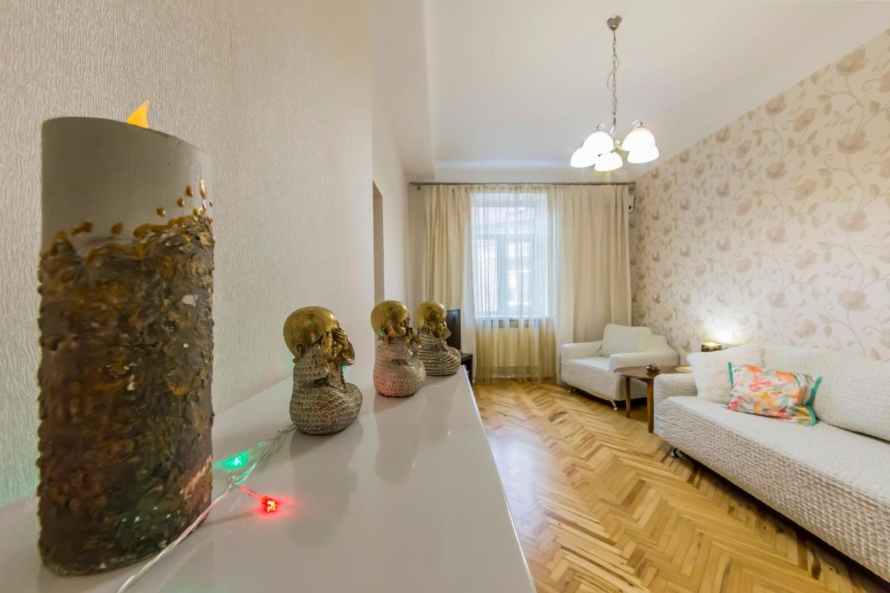 Затишна Квартира На Майдані Незалежності Kiev Bagian luar foto