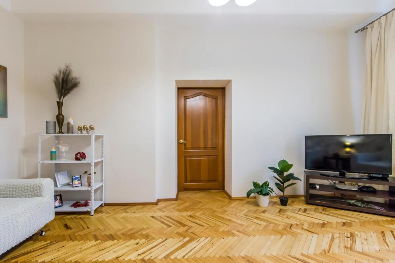 Затишна Квартира На Майдані Незалежності Kiev Bagian luar foto
